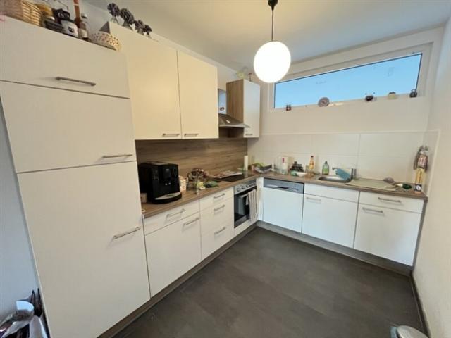Gemütliche 2 Zimmer Wohnung mit Loggia und Einbauküche