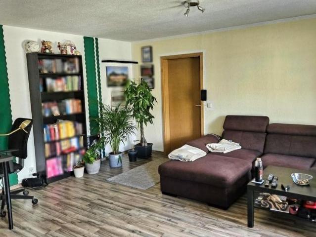 Gemütliche 2 Zimmer Wohnung mit PKW Stellplatz!