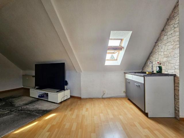 Gemütliche 2 Zimmerwohnung im Dachgeschoss in zentraler Lage in Welschneudorf!