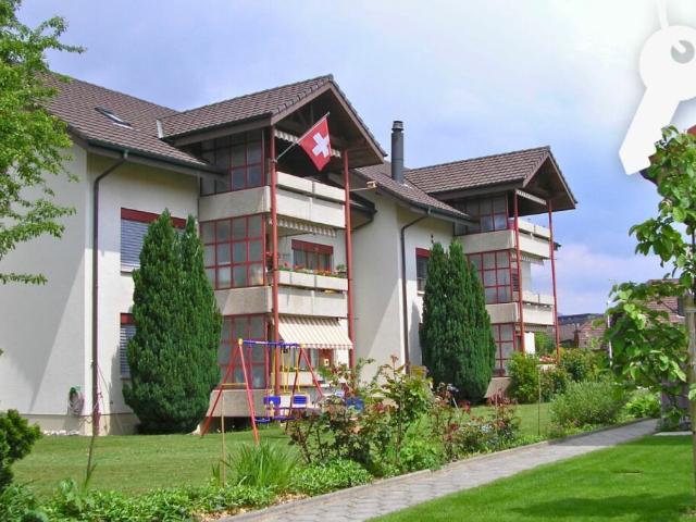 Gemütliche 3.5 Zimmer Dachwohnung an ruhiger Waldrandlage