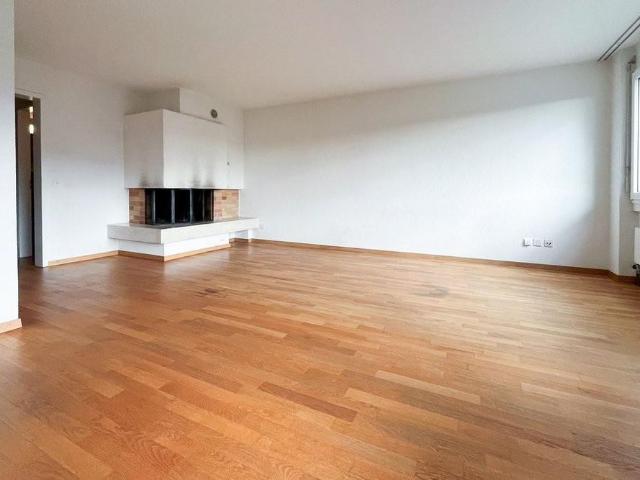 Gemütliche 3.5 Zimmer Wohnung mit Cheminée zu vermieten