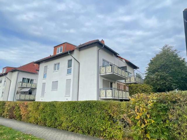 Gemütliche 3 R Wohnung mit kleiner Dachterasse