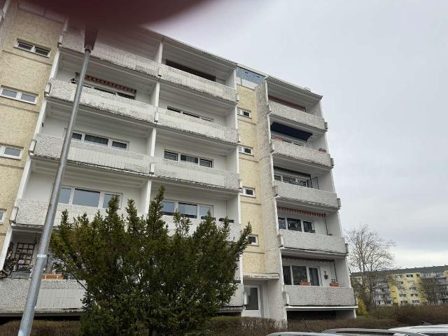 gemütliche 3 Raum Wohnung mit Top Ausblick im 4.OG mit Balkon und Badewanne NEU