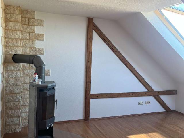 Gemütliche 3 Raum Dachgeschosswohnung mit Kamin und offenem Wohnkonzept