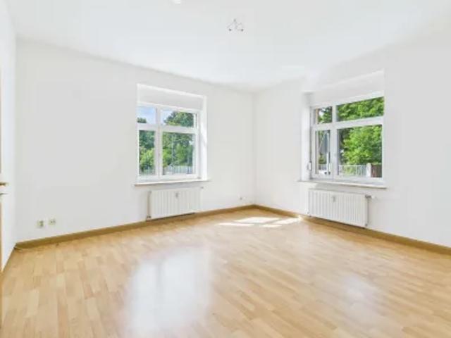 Gemütliche 3 Raum Erdgeschosswohnung mit Jalousien & Gartenanteil
