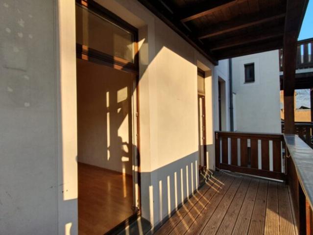 gemütliche 3 Raumwohnung mit hofseitigem Balkon und Einbauküche!