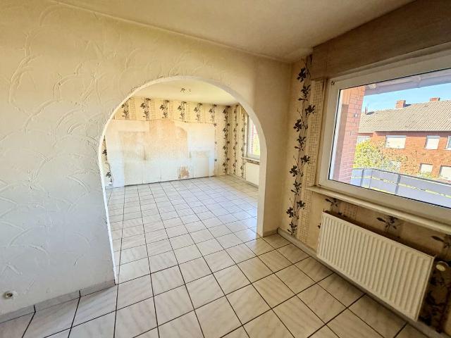 GEMÜTLICHE 3 ZI. ETAGENWOHNUNG AUF WUNSCH MIT GARTEN WIRD GERADE RENOVIERT