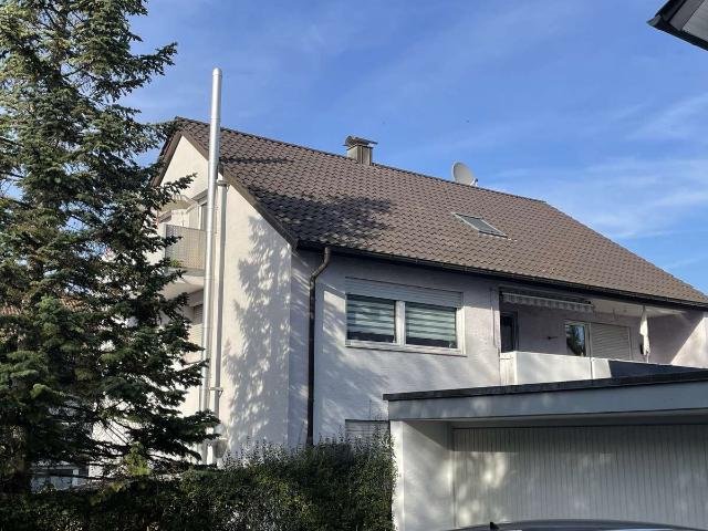 gemütliche 3 Zimmer Dachwohnung in 3 Familienhaus Bestlage