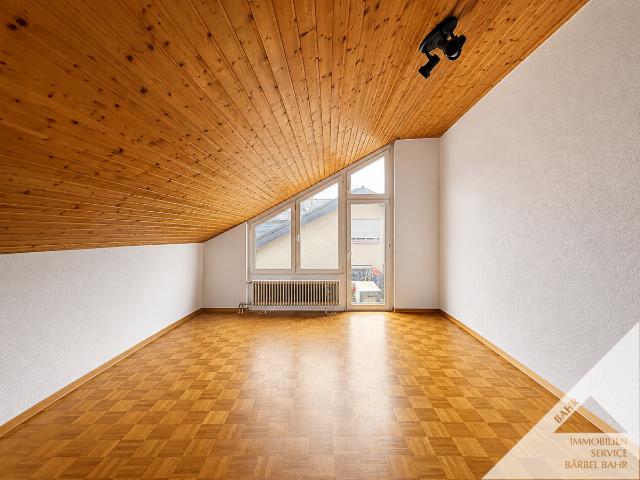 Gemütliche 3 Zimmer Dachgeschosswohnung in Ehningen!