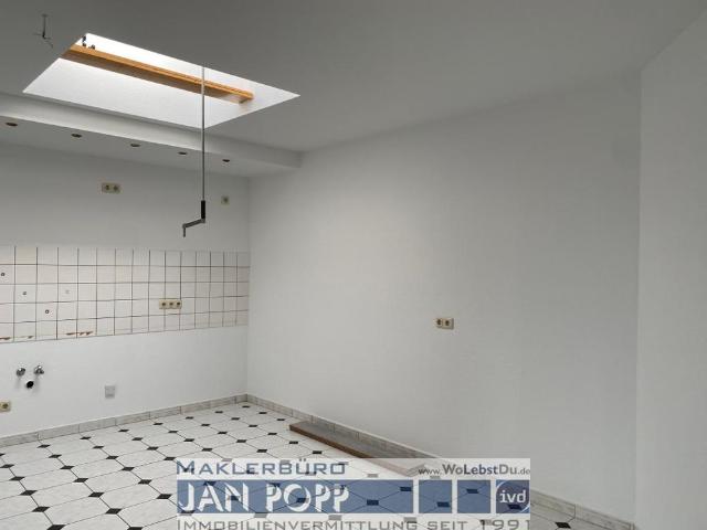 Gemütliche 3 Zimmer Dachgeschosswohnung in zentrumsnaher Lage