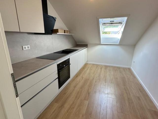 Gemütliche 3 Zimmer Dachgeschosswohnung mit Balkon in der beliebt