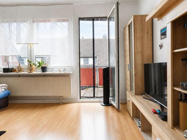 Gemütliche 3 Zimmer Dachgeschosswohnung mit Balkon in Krefeld Hüls