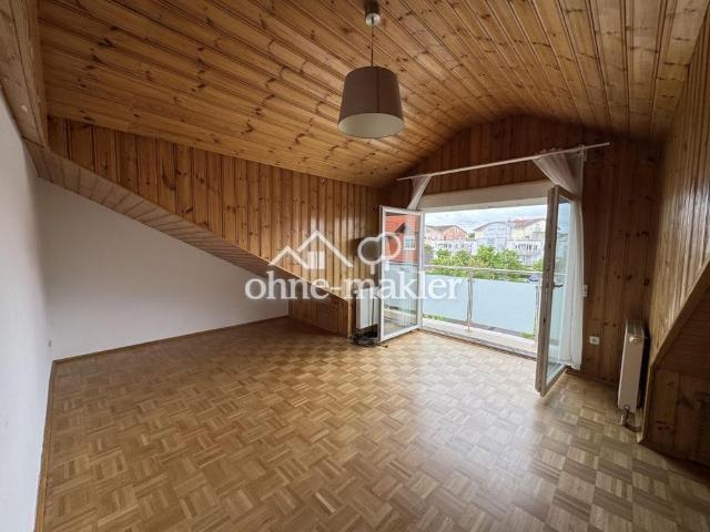 Gemütliche 3 Zimmer Dachgeschosswohnung mit besonderem Charme in ruhiger Lage