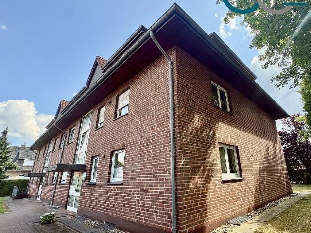 Gemütliche 3 Zimmer Dachgeschosswohnung mit Loggia und Garage