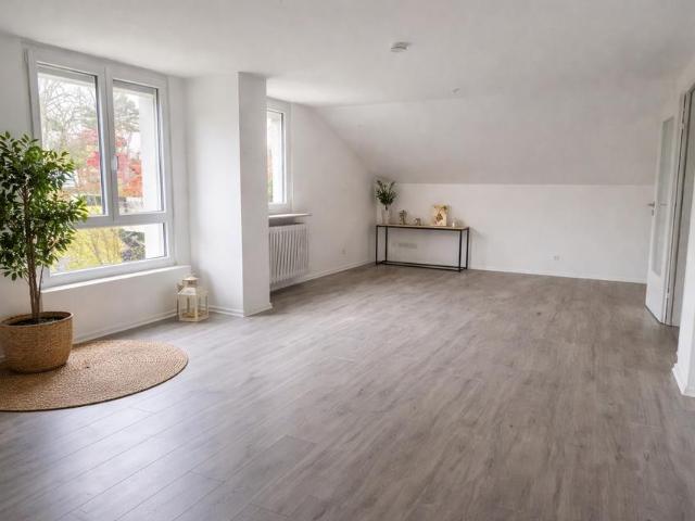Gemütliche 3 Zimmer Dachgeschosswohnung mit Seeblick