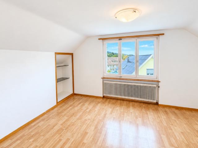 Gemütliche 3 Zimmer Wohnung an zentraler Lage in Oetwil am See