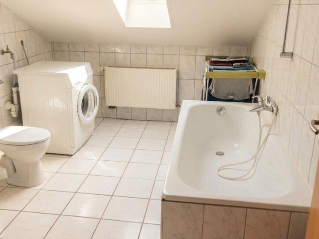 Gemütliche 3 Zimmer Wohnung im Dachgeschoss mit Loggia