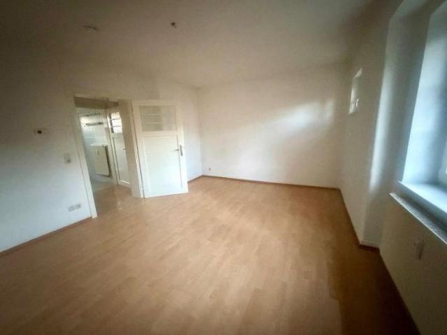 Gemütliche 3 Zimmer Wohnung in Hochparterre rechts Reusa nahe dem Krankenhaus