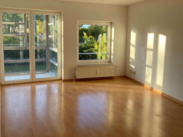 Gemütliche 3 Zimmer Wohnung mit Balkon verglast in Ahrensburg