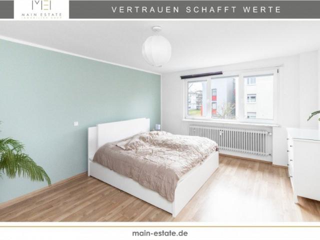 Erstbezug nach Sanierung 2,5 Zimmer Maisonettewohnung mit Kamin und großzügiger Dachterrasse