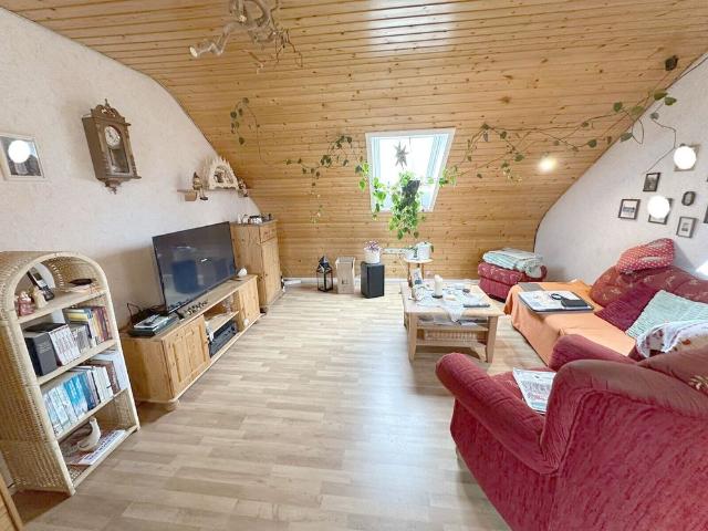 Gemütliche 3 Zimmer Wohnung mit Stellplatz in ruhiger Lage von Lampaden