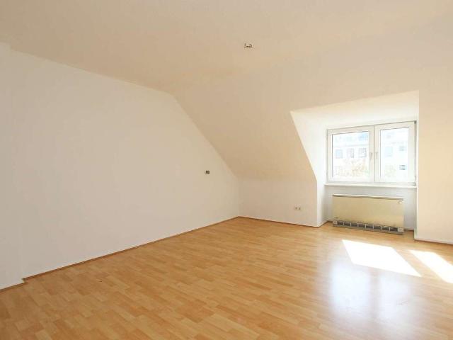 Gemütliche 3 ZKB Altbau Wohnung in Kassel Wilhelmshöhe sucht neuen Mieter