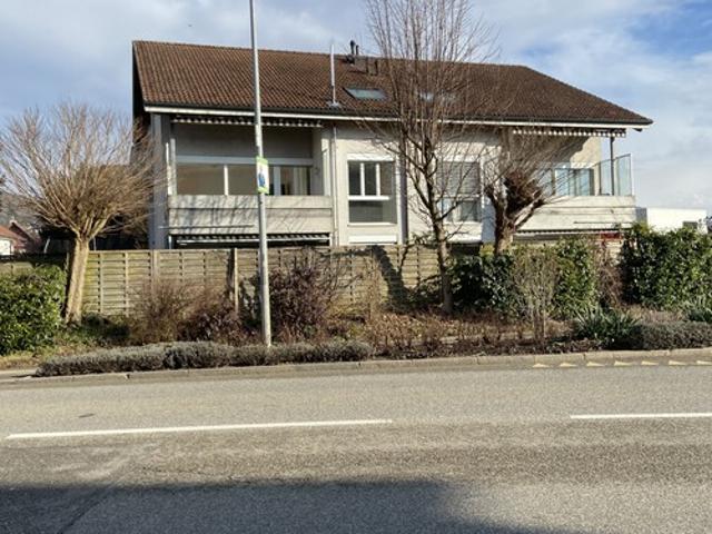 Gemütliche 4.5 Zimmer Wohnung an sonniger und sehr zentraler Lage