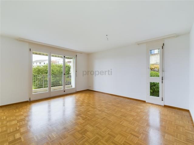 Gemütliche 4.5 Zimmer Wohnung mit Gartensitzplatz und familienfreundlichem Grundriss