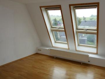 Gemütliche 4 Raum Dachgeschosswohnung in toller Ortslage von Gelenau!