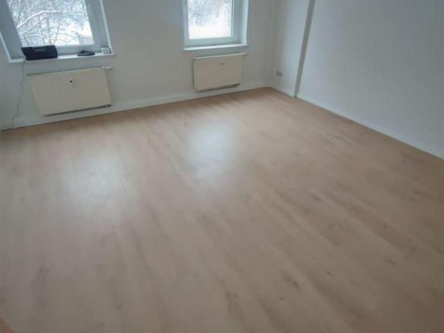 Gemütliche 4 Zimmer mit Laminat in guter Lage