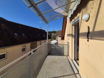 Gemütliche 4 Zimmer Dachgeschosswohnung mit Balkon & Carport in Gamlitz – ab sofort verfügbar!