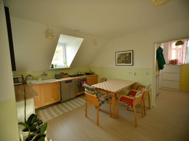 Provisionsfrei Gemütliche 4 Zimmer Dachgeschosswohnung mit Garten