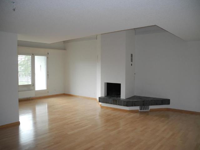 Gemütliche 5.5 Zi Maisonette Whg mit Cheminée und Waschturm!