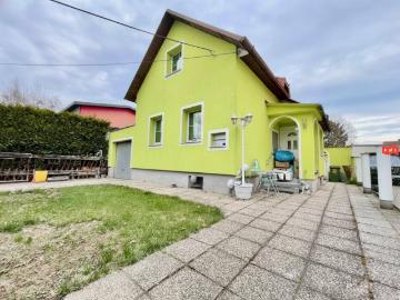 Erweiterbares 4 Zimmer Einfamilienhaus mit Garage, Pool & Gartenhaus