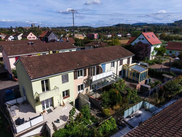 Gemütliches 4 Zimmer Reiheneinfamilienhaus mit grosszügigem Aussensitzplatz und eigener Garage