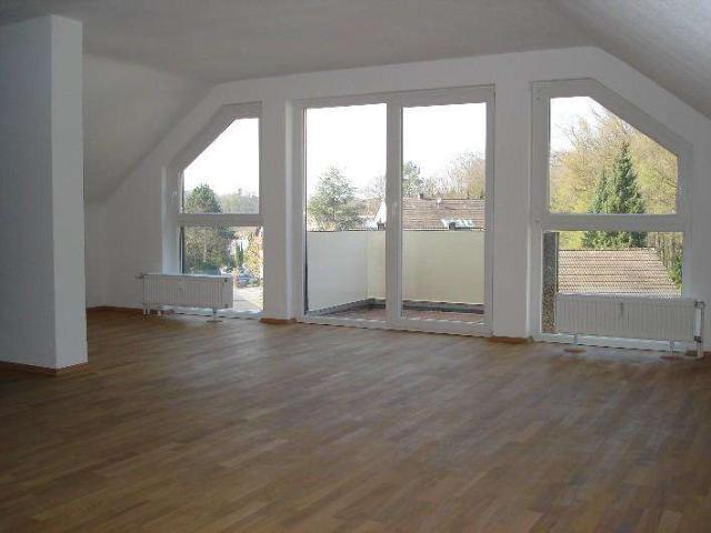 Gemütliches 1 Zimmer Apartment mit Einbauküche, Parkett und Balkon in Schildgen