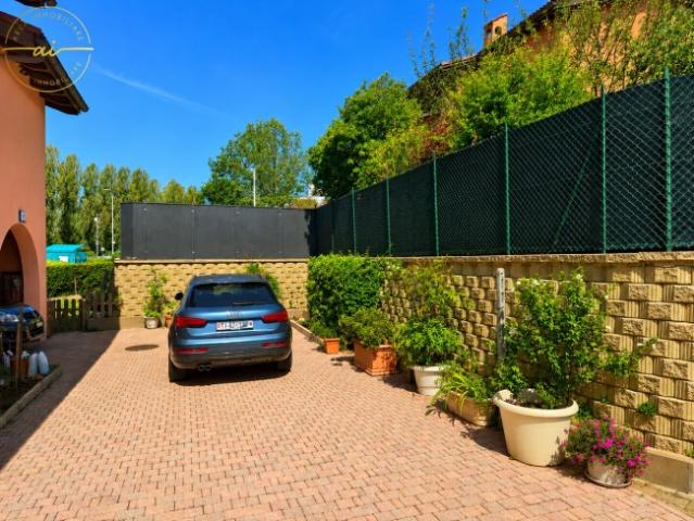 GEMÜTLICHES UND GEPFLEGTES FREISTEHENDES HAUS MIT GARTEN