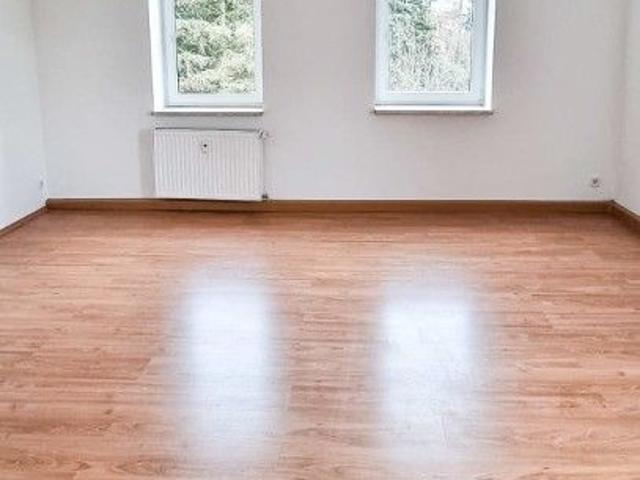 Gemütliches Wohnen mit Blick ins Grüne – Frisch renovierte Wohnung