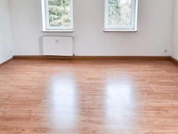 Gemütliches Wohnen mit Blick ins Grüne – Frisch renovierte Wohnung