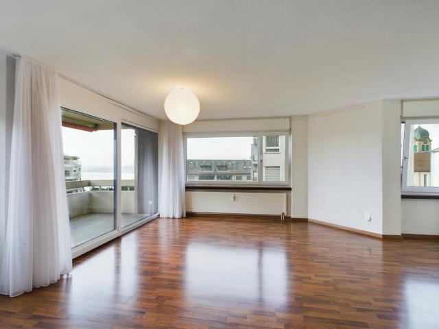 Gemütliches Wohnen mit Seesicht und sonnigem Balkon in steuergünstiger Lage
