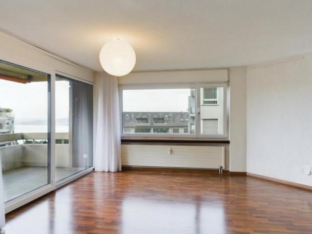Gemütliches Wohnen mit Seesicht und sonnigem Balkon in steuergünstiger Lage