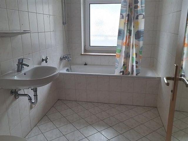 gemütliches Zuhause mit Balkon und Tageslichtbad