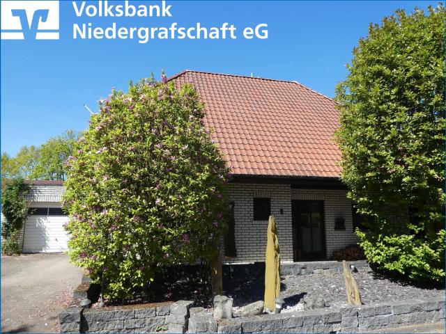 Gemütliches Zuhause auf großem Grundstück