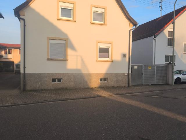 Gemütliches Zuhause am Bienwald – Haus mit Scheune, Hof und großem Garten