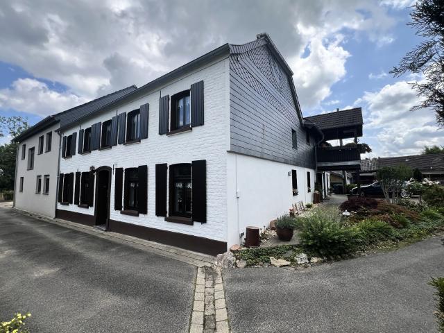 Gemütliches Bauernhaus mit Einliegerwohnung in 41179 MG Rheindahlen