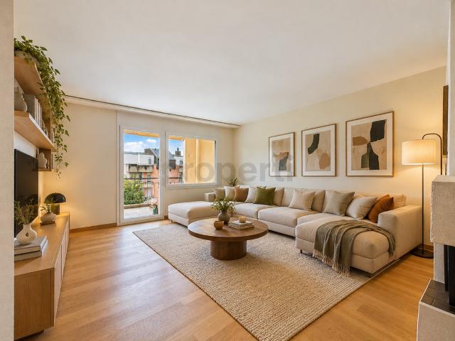 Gemütliches Cheminée, sonniger Balkon & helle Wohnräume