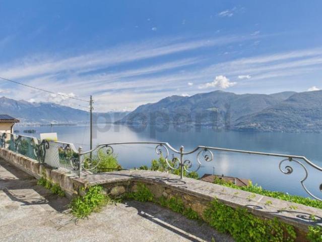 Gemütliches Einfamilienhaus mit atemberaubendem Blick auf den Lago Maggiore in Brissago