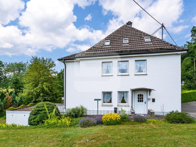 Gemütliches Einfamilienhaus mit Garage!