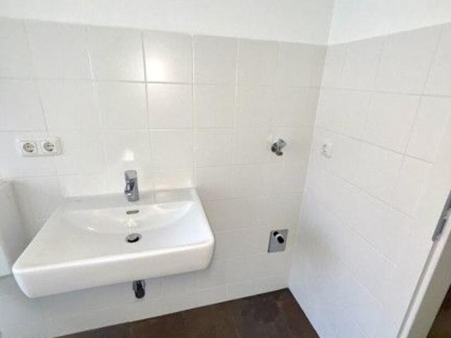 Gemütliches Familiendomizil nach hochwertiger Sanierung ab sofort bezugsbereit: 4 Zimmer Wohnung mit individuellem Gestaltungspotenzial und modernem Ambiente im grünen Steyr Münichholz!