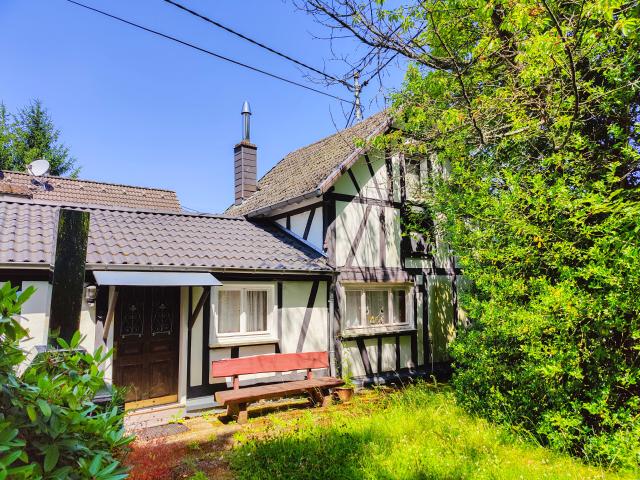Gemütliches Fachwerkhaus mit angrenzendem Bauplatz/Weideland in idyllisch gelegener Ortschaft!
